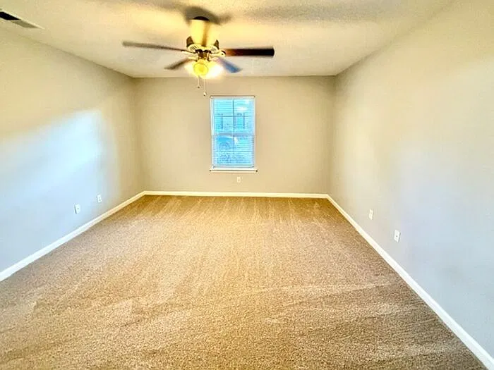 4 bed, 2.5 bath, 1512 sqft, $1,595 — Photo 4