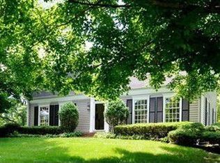 467 Pinewoods Dr, North Barrington, IL 60010