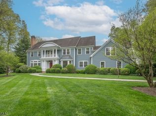 18 Cameron Ct, Basking Ridge, NJ 07920