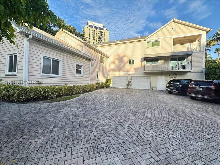 454 SW 5th Ave #7 — Photo 13