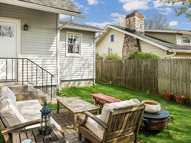 36 Dearborn Ave — Photo 22