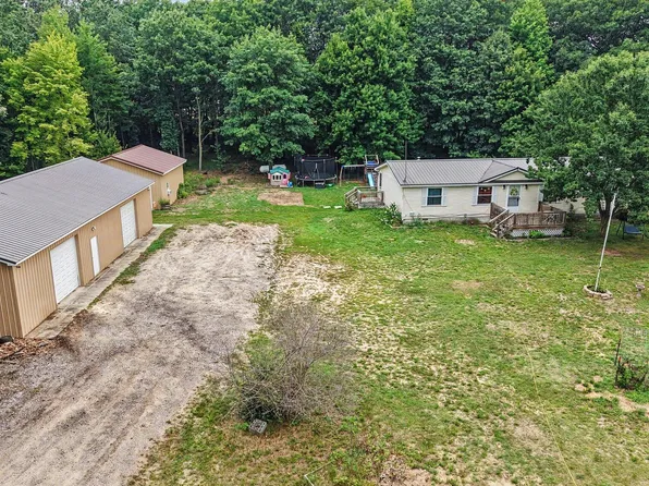 5847 W Austrian Pine Ln, Grant, MI 49327