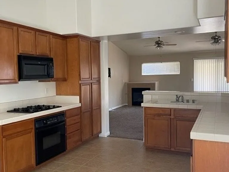 104 Cedmont Dr — Photo 3