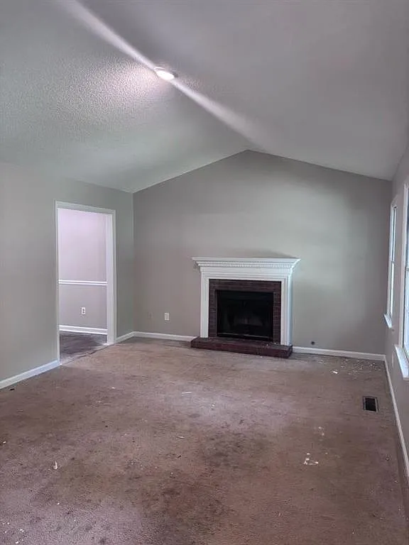 3 bed, 2.0 bath, 1344 sqft, $2,200 — Photo 2