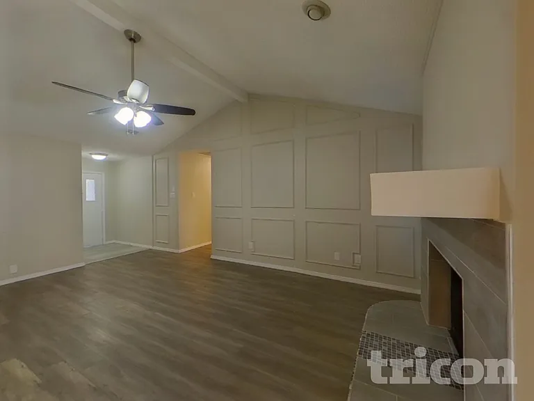 3910 Lillie St — Photo 5