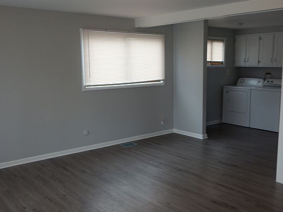 3rd image of 8810 S Kolmar Ave