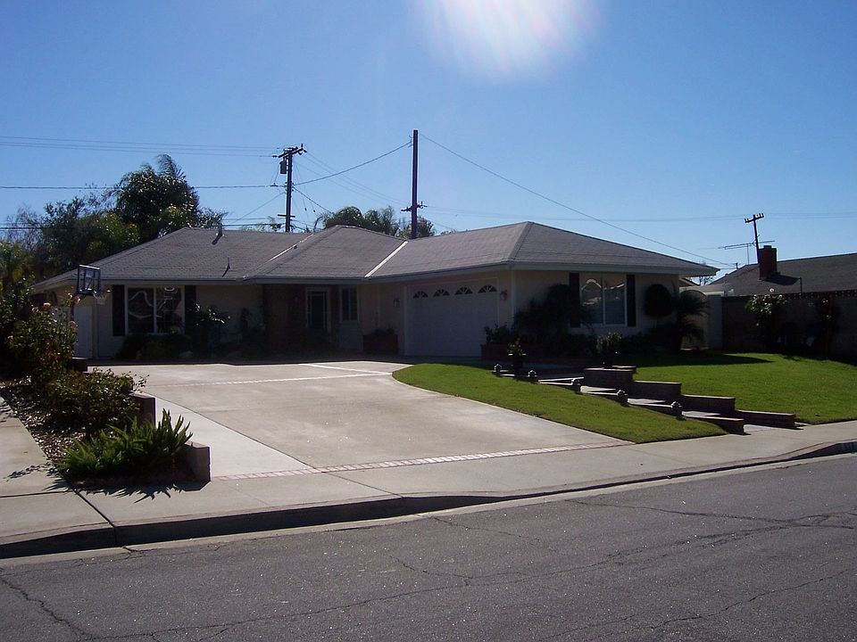 Northern La Verne with view of the mountains