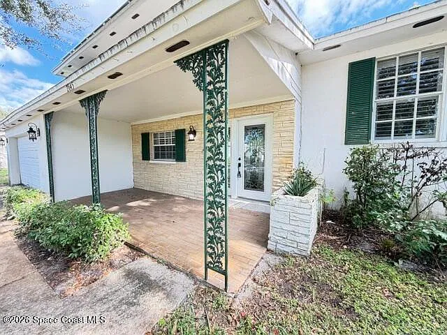 4 bed, 2.5 bath, 2016 sqft, $2,500 — Photo 1