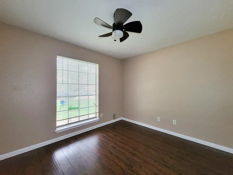 29002 Sedgefield St — Photo 24