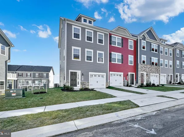 8386 Dieter Dr, Rosedale, MD 21237