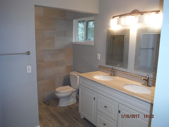 3rd image of 2672 Willowdale Dr