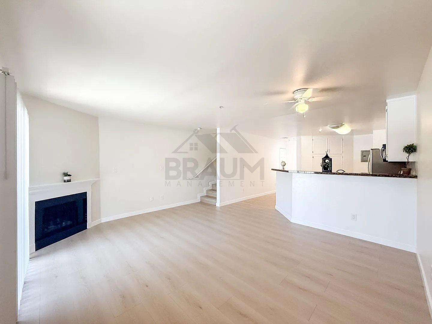 7323 WINNETKA — Photo 2