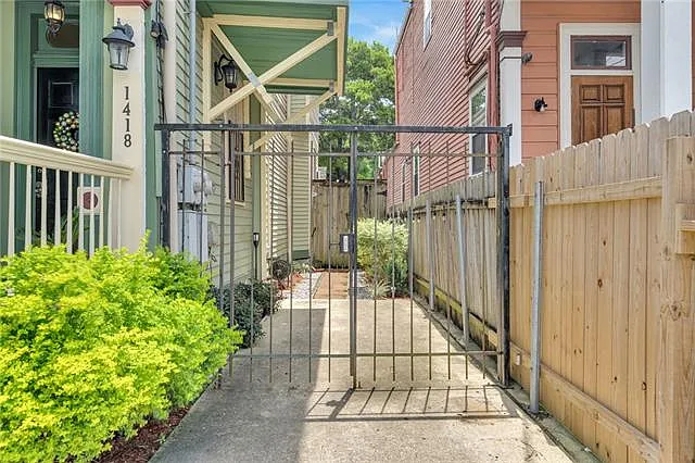 2 bed, 1.0 bath, 1000 sqft, $1,750 — Photo 2