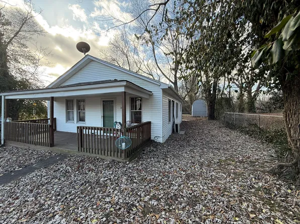 365 Maple St, Russell Springs, KY 42642