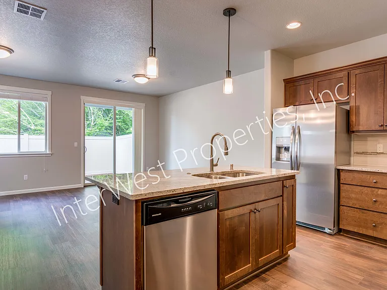 10317 NE 61st Cir — Photo 38