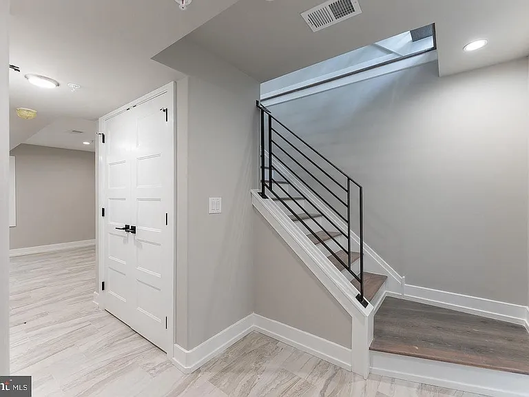 2127 N Randolph St — Photo 11