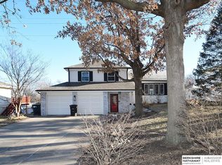 639 Grey Fawn Dr, Omaha, NE 68154