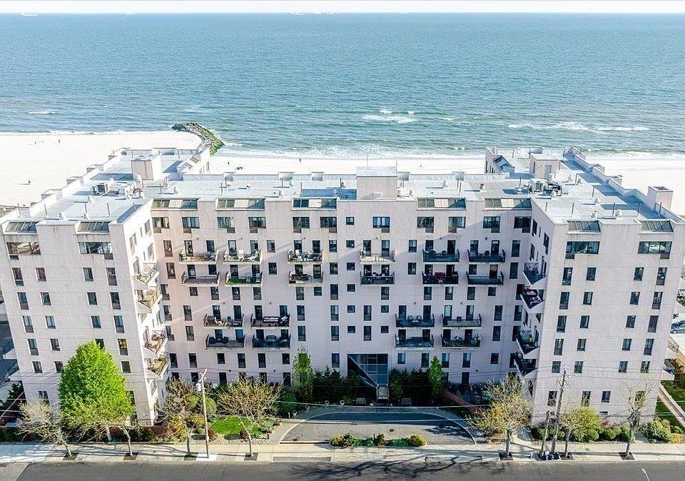 1st image of 100 W Broadway #6GG