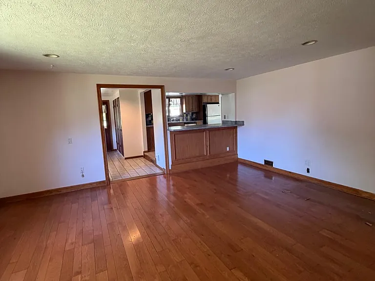 7101 Reynolds Rd — Photo 12