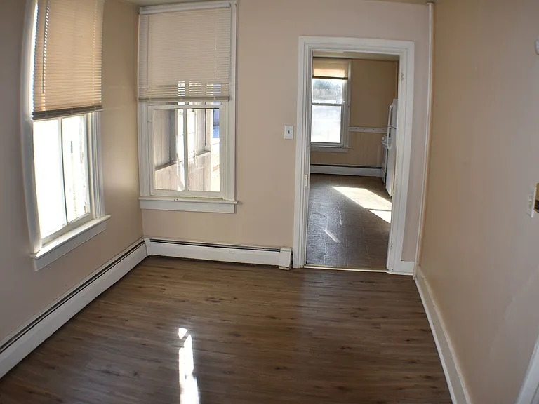 28 W Forrest Ave — Photo 5