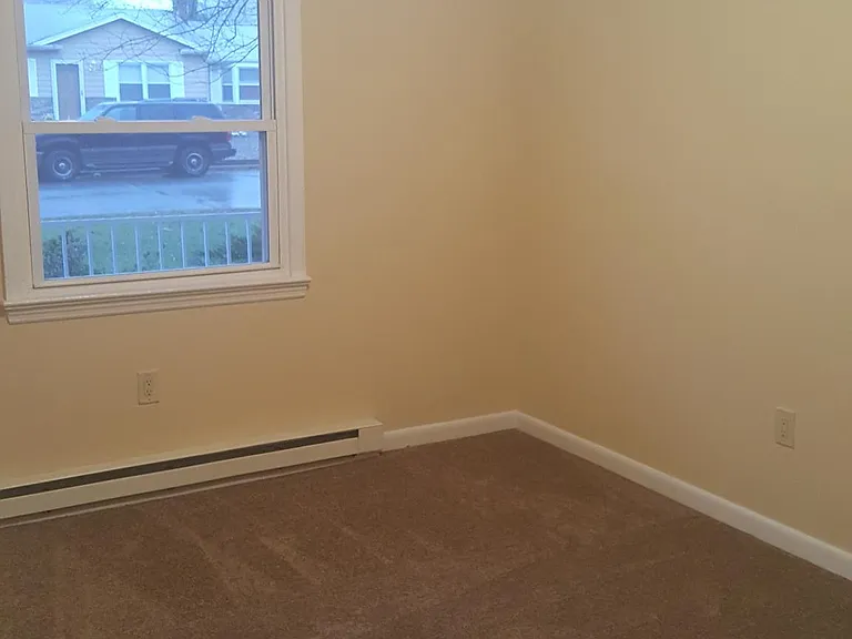 316 Predmore Ave — Photo 9
