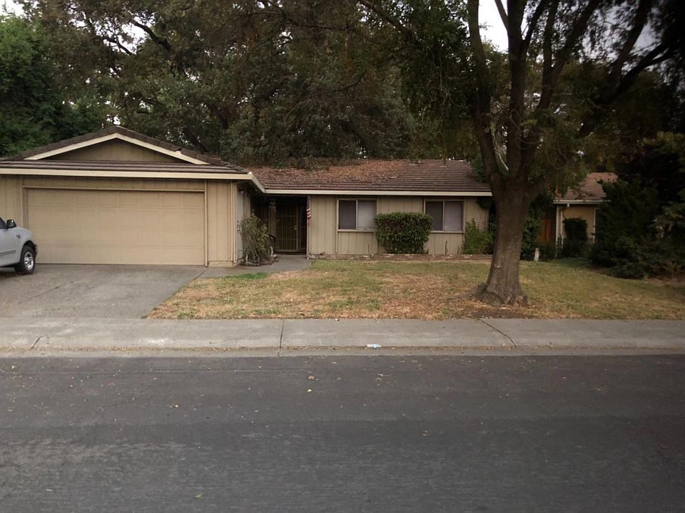 1st image of 3819 W Creek Dr