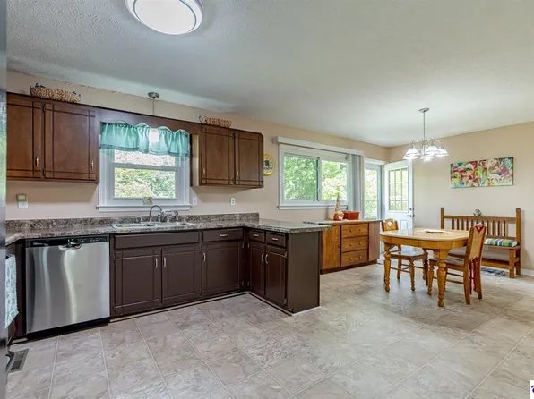 3040 Liberty St, Radcliff, KY 40160