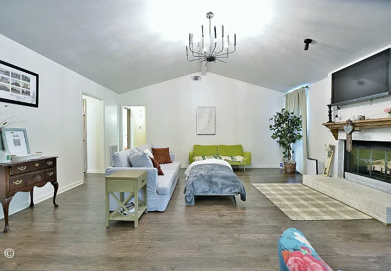 4660 Woodmere Ln — Photo 10