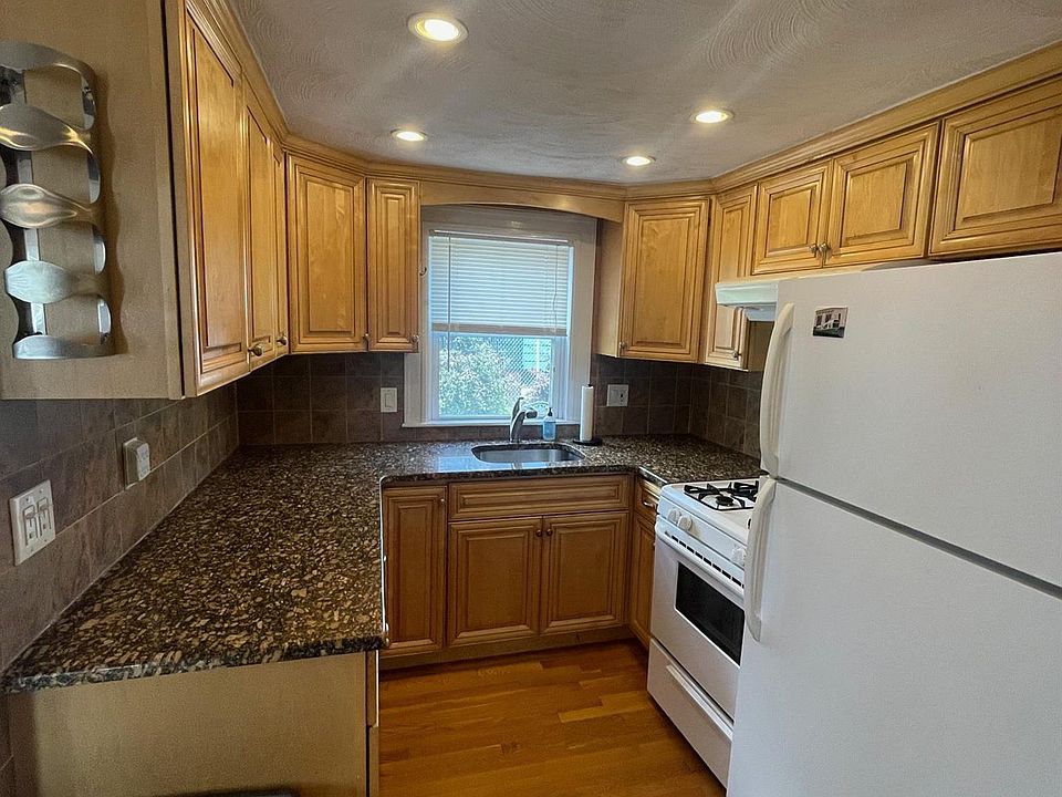 1st image of 22 Linden Ave #1