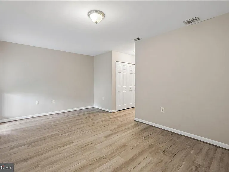 104 Frazer Dr — Photo 41