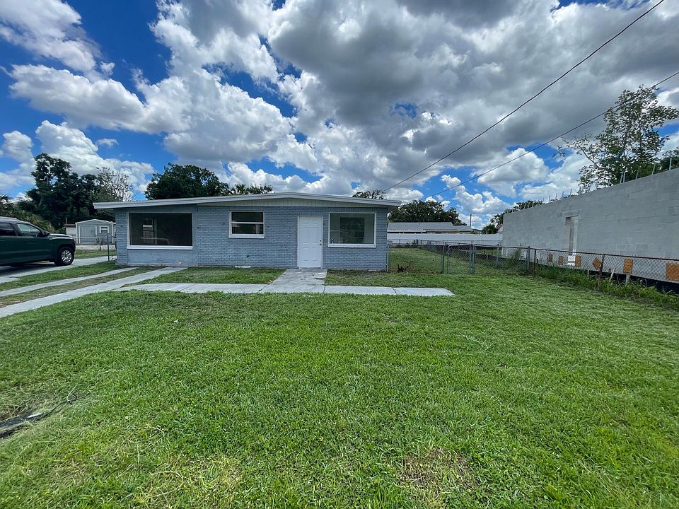 1st image of 8226 Gumwood Ave