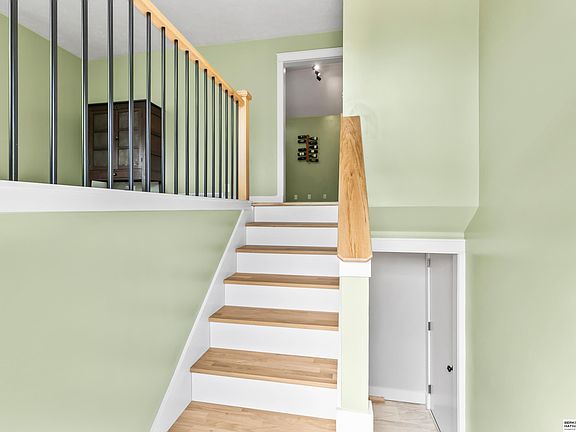 4th image of 1008 Conestoga Rd