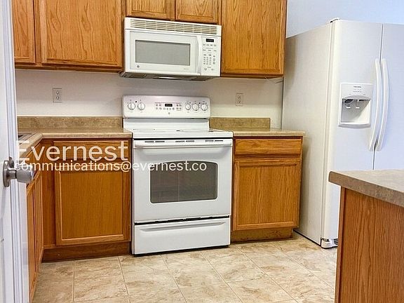4th image of 8215 Silver Glen Dr