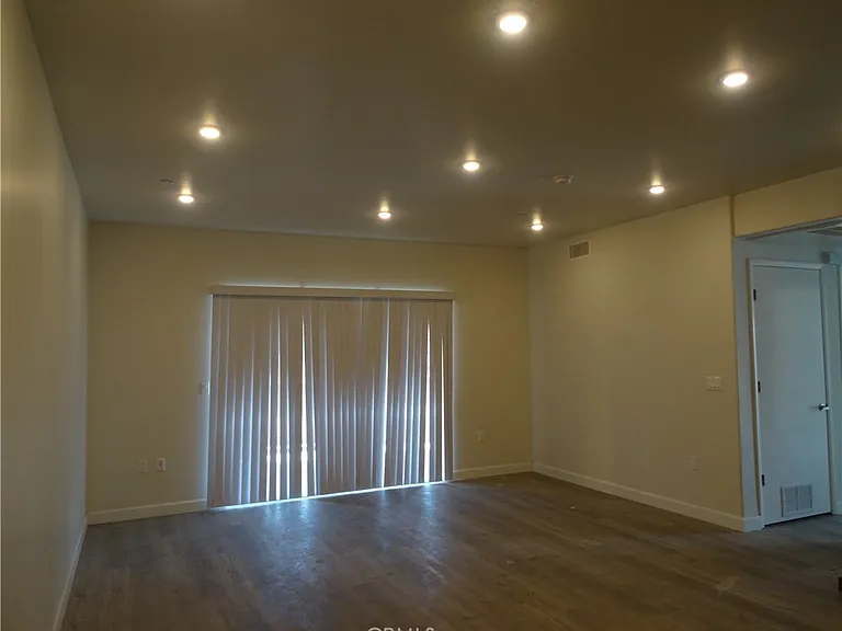 14400 Friar St #207 — Photo 3