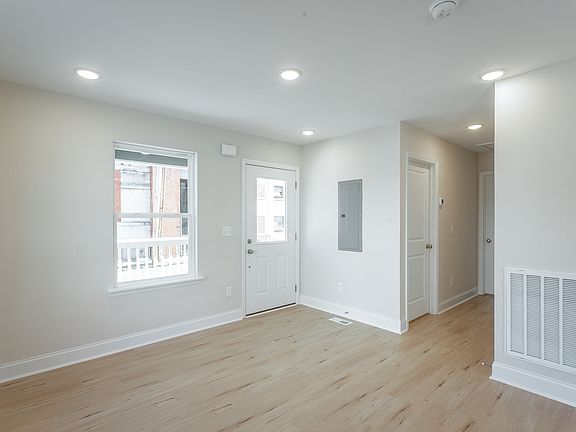 5th image of 2012 S Lyerly St #A