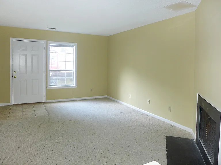 138 Marlowe Ct — Photo 3
