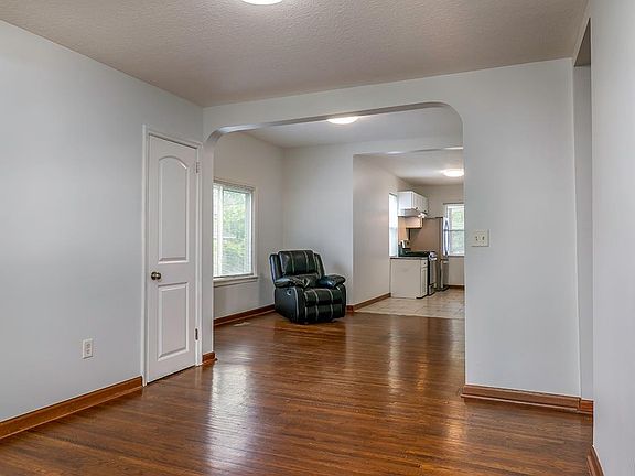 4th image of 4021 Colfax Ave N