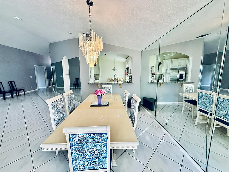 10921 Royal Caribbean Cir — Photo 10