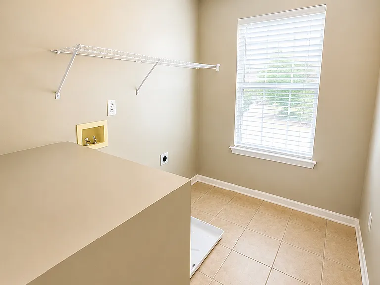 111 Elders Pond Dr — Photo 8