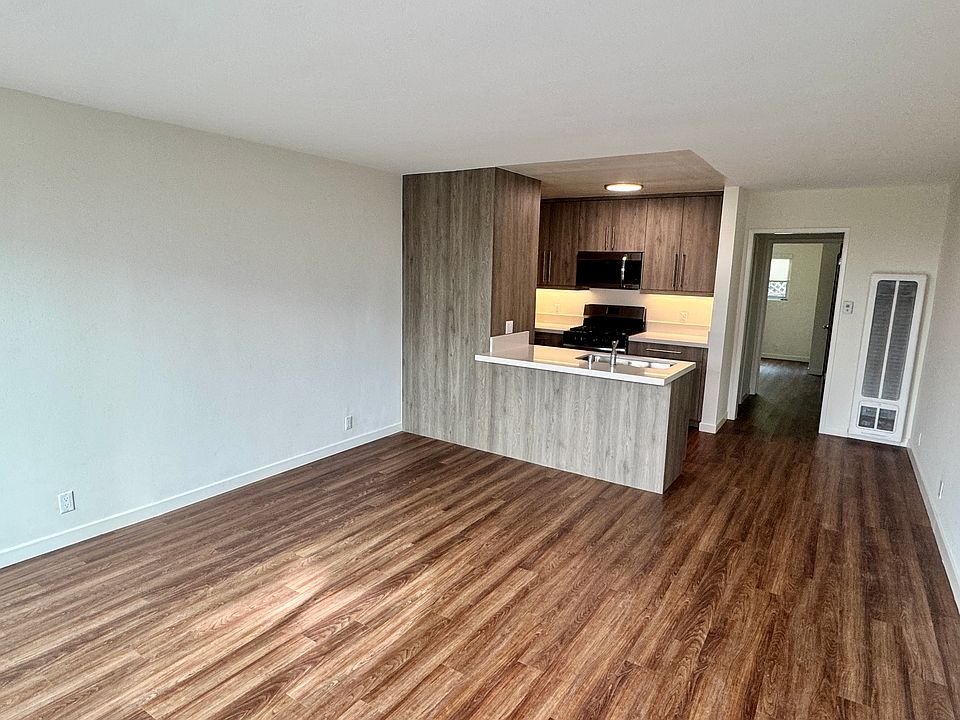 1st image of 2036 N Beachwood Dr #5D