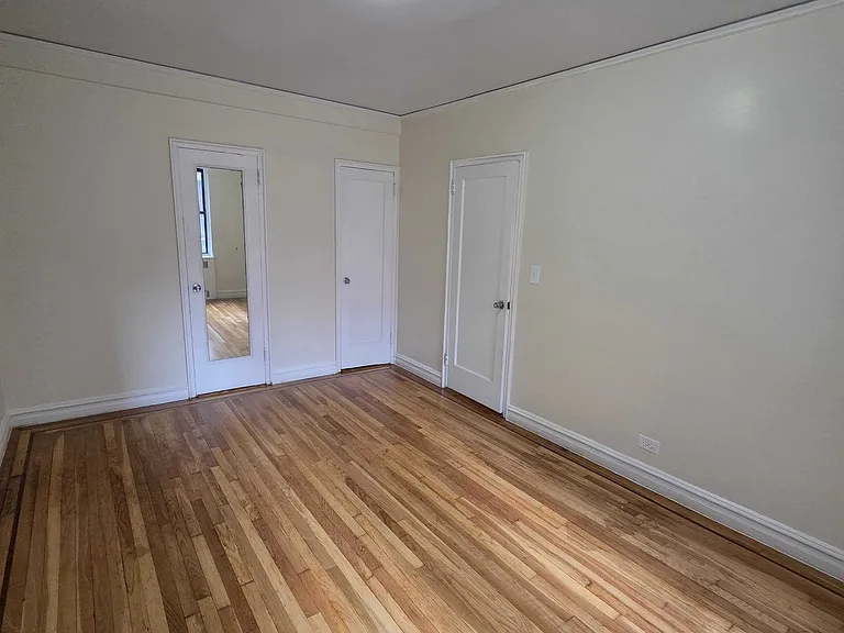 2845 University Ave #4C — Photo 8