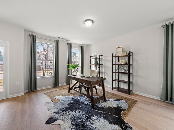 4th image of 332 Forbes Rd