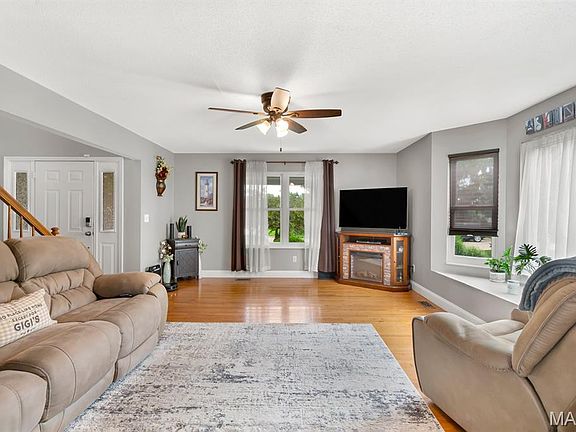5th image of 138 Emerald Way E