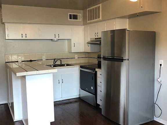 2nd image of 308 Smith St #308/105
