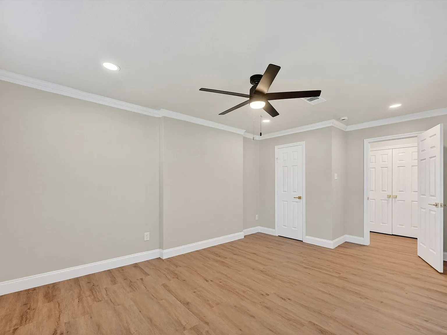 4 bed, 2.0 bath, 1426 sqft, $3,000 — Photo 4