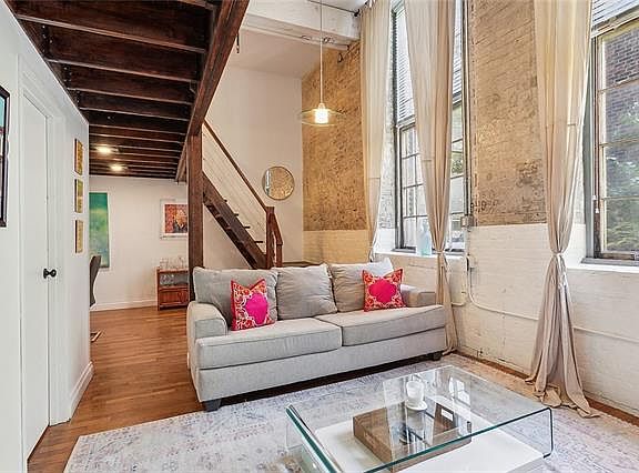 4th image of 920 Poeyfarre St APT 240