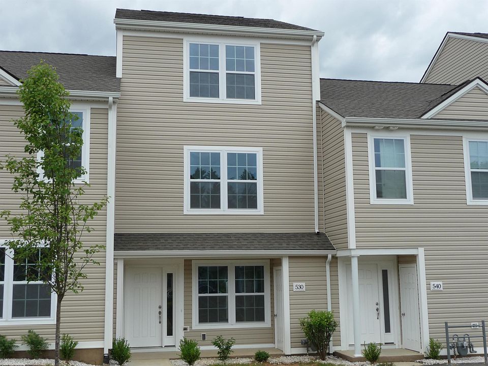 1st image of 530 Pin Oak Dr NW