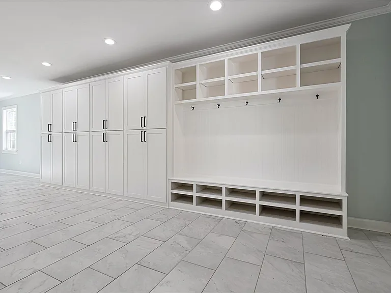 4525 Sequoia Rd — Photo 22