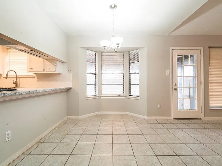 18746 Wood Glen Ln — Photo 21