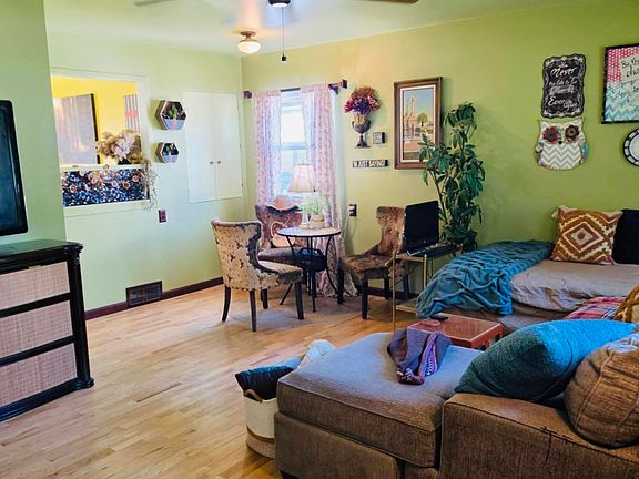 5th image of 380 Cherry St